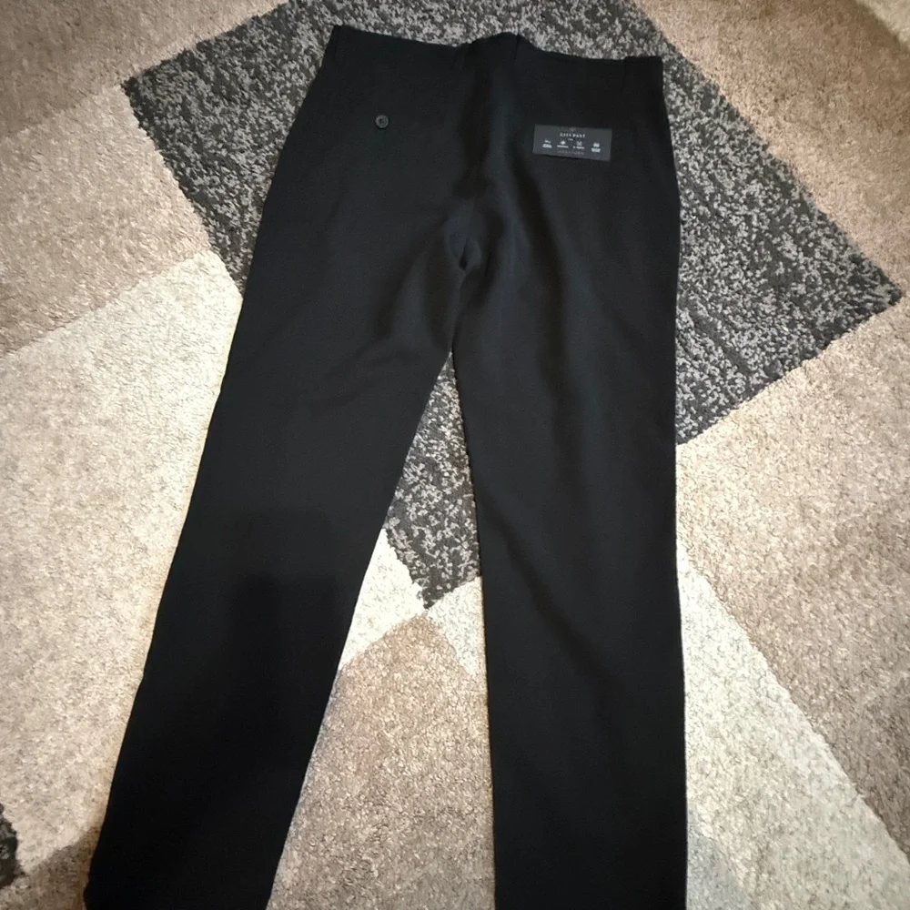 Men’s Black Denim & Flower City Pant Bi-Stretch Wrinkle Resistant- Size 30